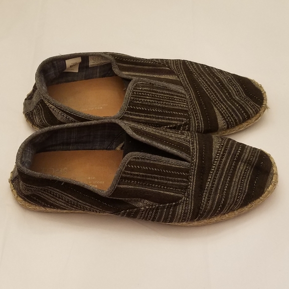 🏷TOMS Canvas Shoes - Picture 2 of 3